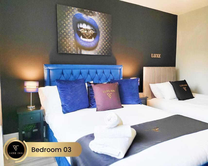 Luxury 5-bedroom House, Center