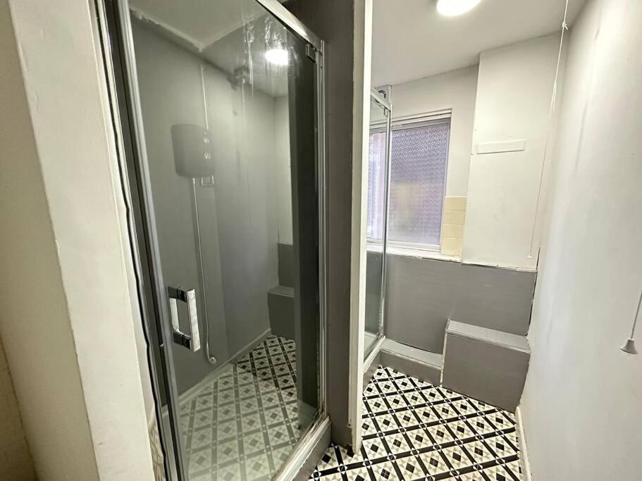 Cosy Retreat: Near Attractions & Comfortable! Apartment