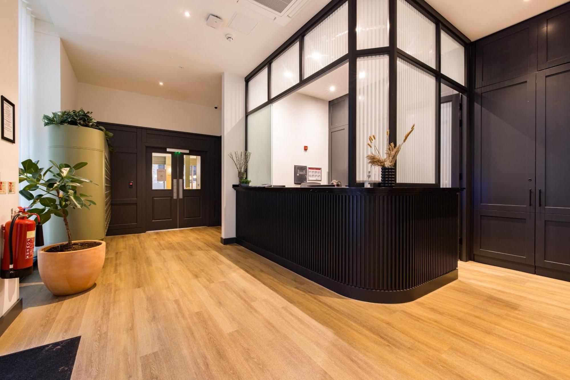 Charles Hope Centre Apartment *
