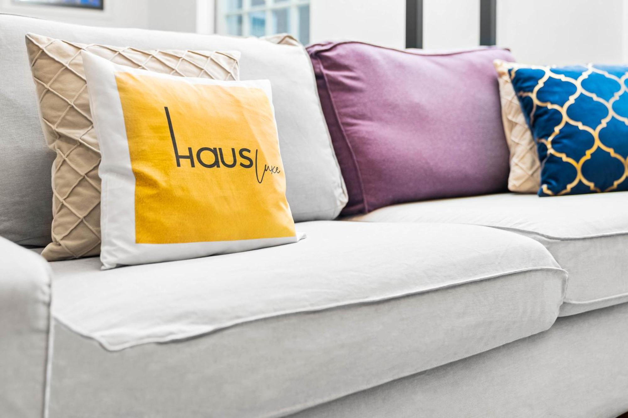 Luxury 2 Bedroom - Secure Parking - Near Centre - C6k - Rated - Netflix - Wifi - Smart Tv Birmingham