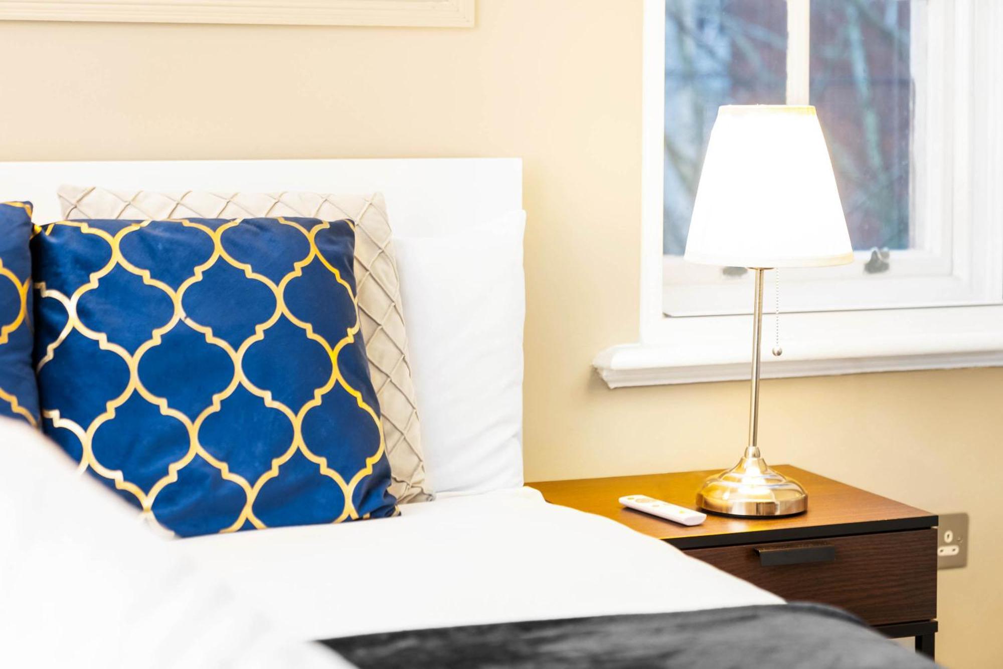 Apartment Luxury 2 Bedroom - Secure Parking - Near Centre - C6k - Rated - Netflix - Wifi - Smart Tv Birmingham