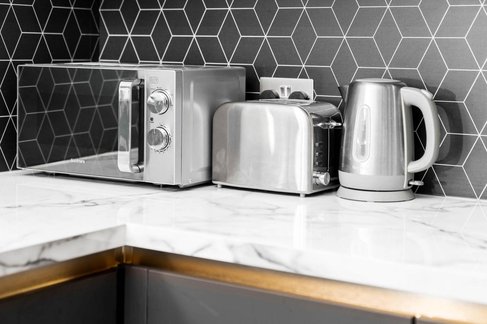 Luxury 2 Bedroom - Secure Parking - Near Centre - C6k - Rated - Netflix - Wifi - Smart Tv Birmingham