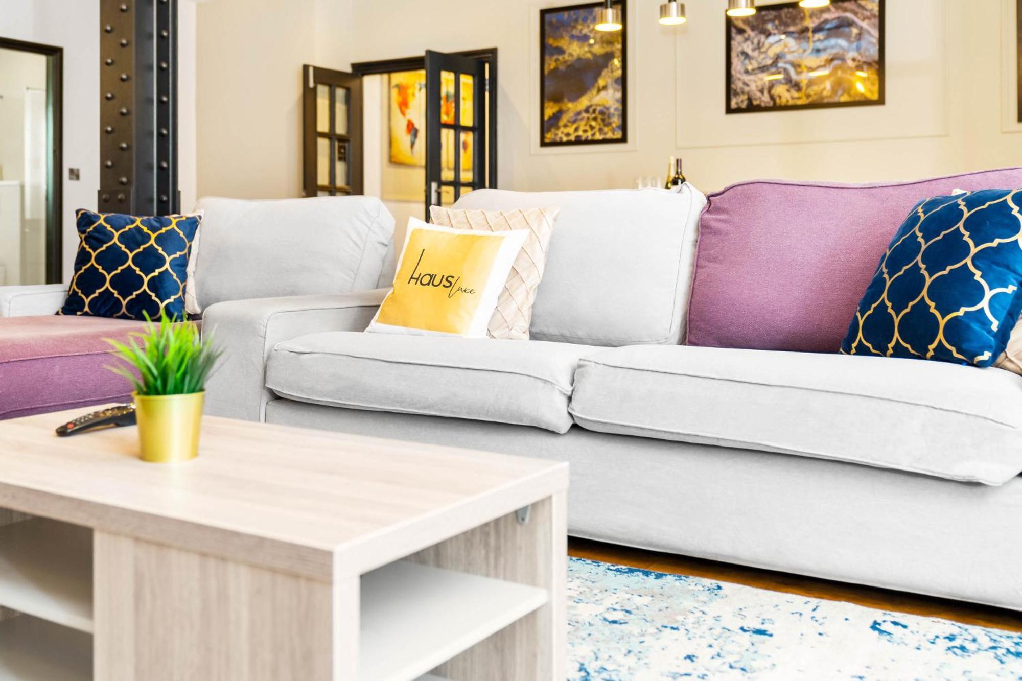 Luxury 2 Bedroom - Secure Parking - Near Centre - C6k - Rated - Netflix - Wifi - Smart Tv Birmingham