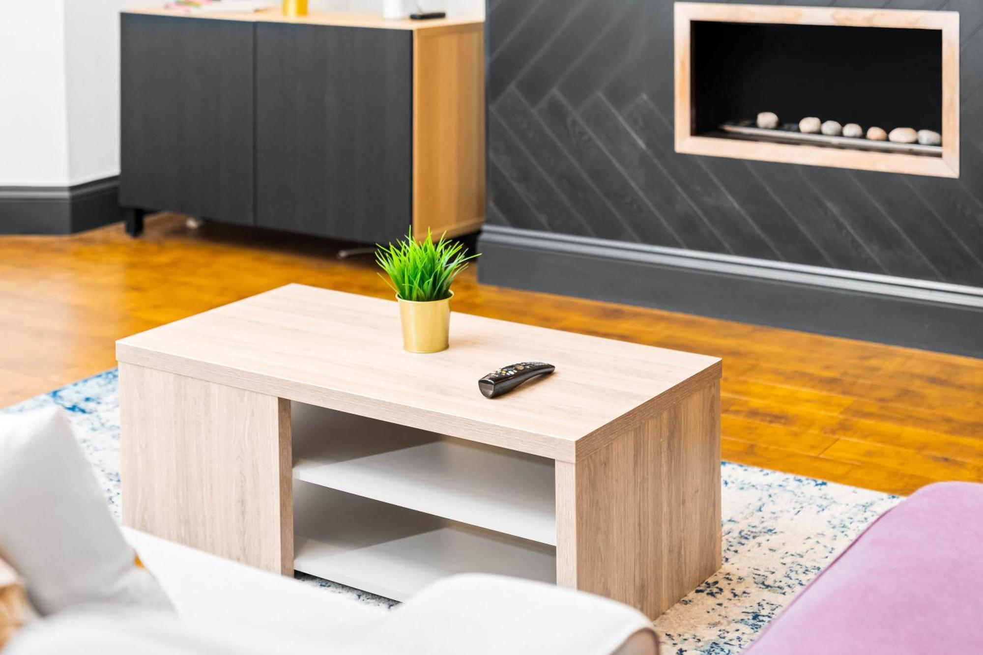 Apartment Luxury 2 Bedroom - Secure Parking - Near Centre - C6k - Rated - Netflix - Wifi - Smart Tv *