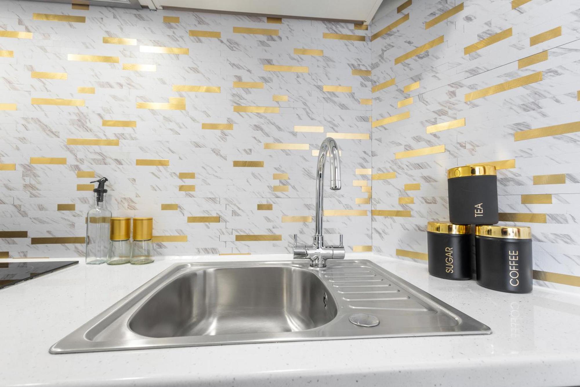 Chic In The Heart Of Birmingham's Jewellery Quarter Apartment