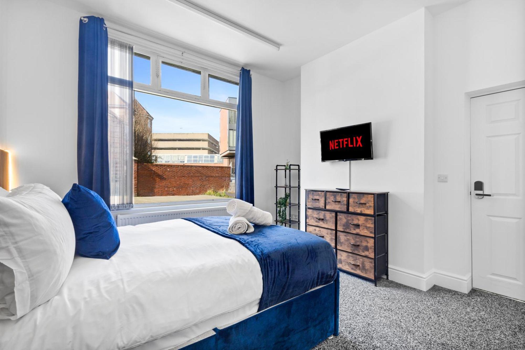 Apartment Chic In The Heart Of Birmingham's Jewellery Quarter *