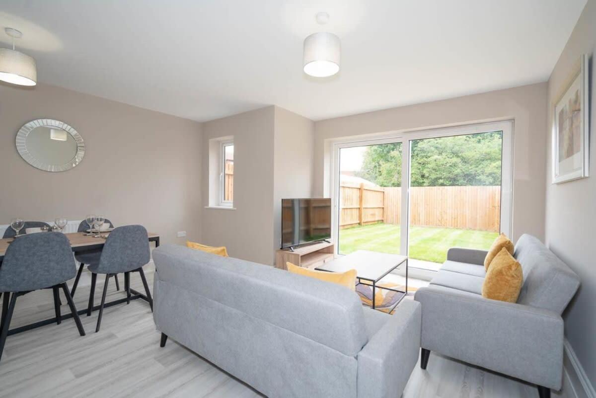 Cosy 3 Bedroom In With Garden Holiday home *