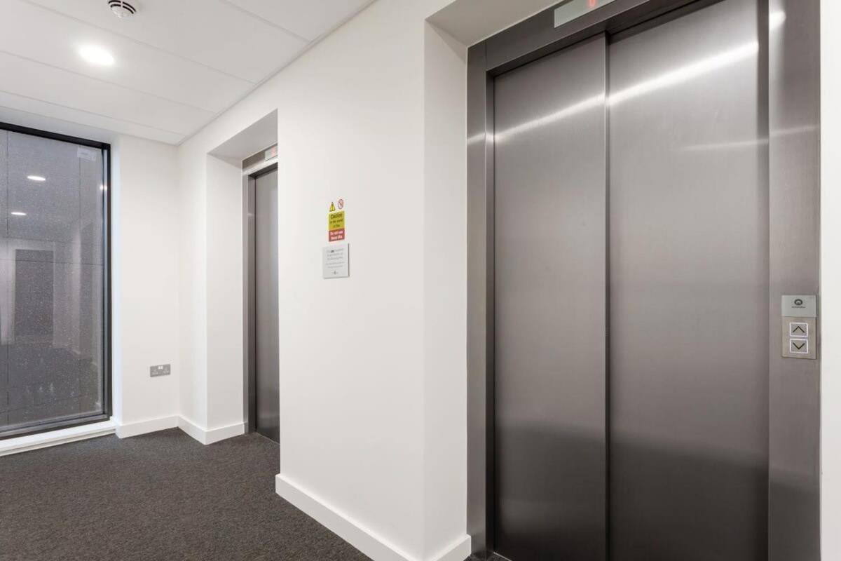 Stunning Modern 1br Flat In Apartment *