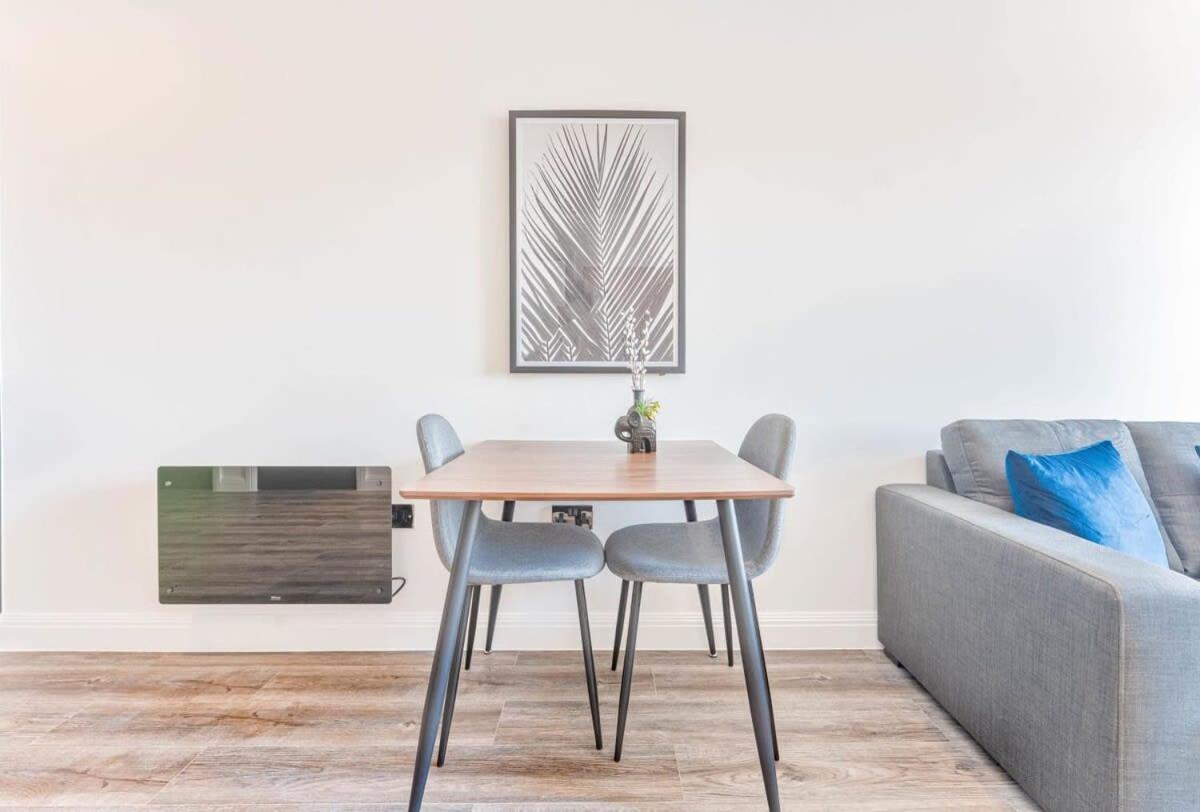 Spacious 2 Bedroom In Birmingham