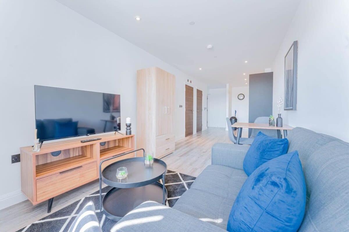 Spacious 2 Bedroom In
