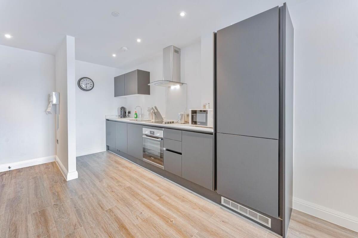 Spacious 2 Bedroom In * Birmingham