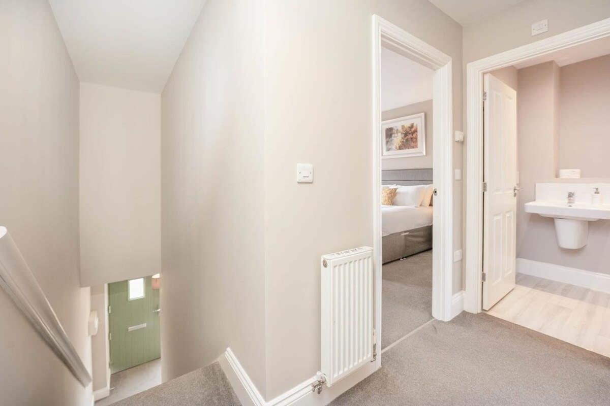 Holiday home Spacious 3 Bedroom House With Garden In