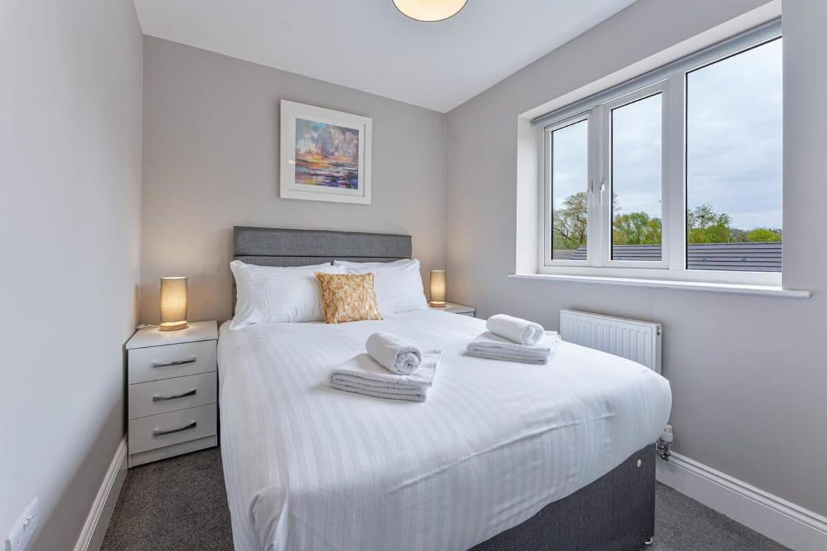 Spacious 3 Bedroom House With Garden In