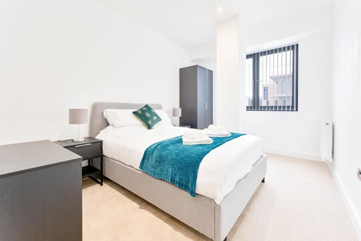 Modern And Stylish 2 Bed In Solihull Birmingham