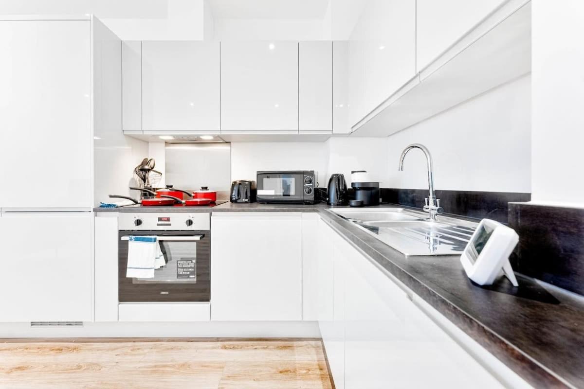 Apartment Modern And Stylish 2 Bed In Solihull *