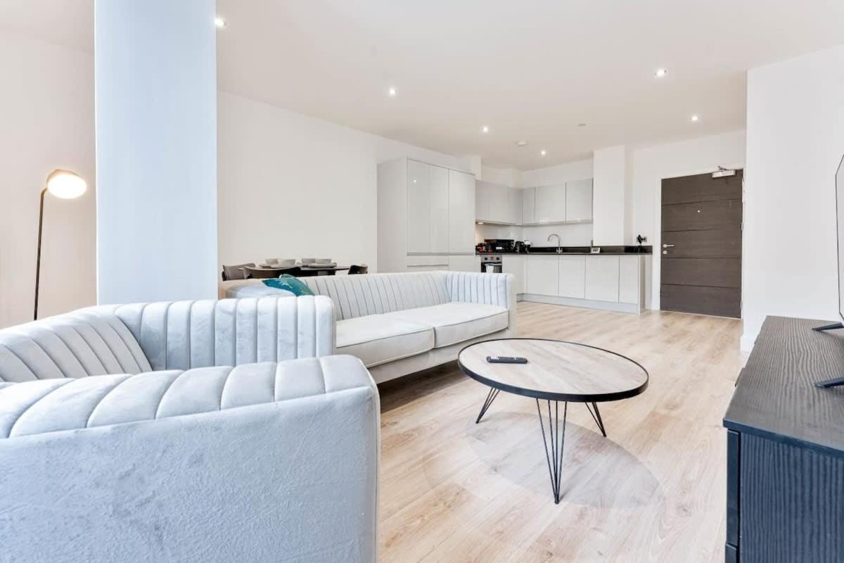 Modern And Stylish 2 Bed In Solihull Apartment