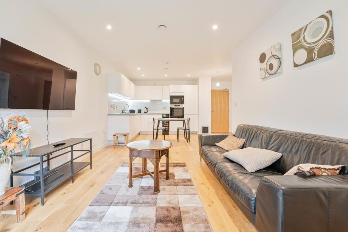 Smart 1 Bedroom In Apartment