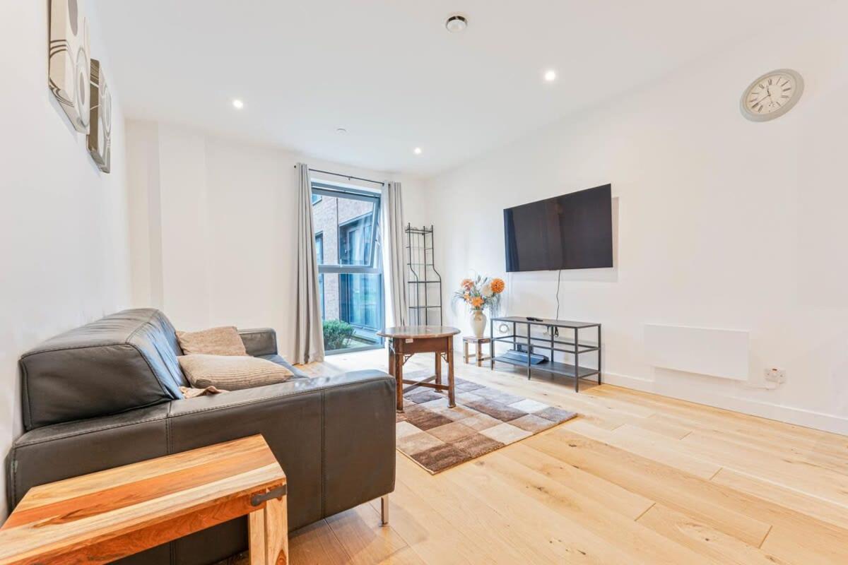 Smart 1 Bedroom In Apartment Birmingham