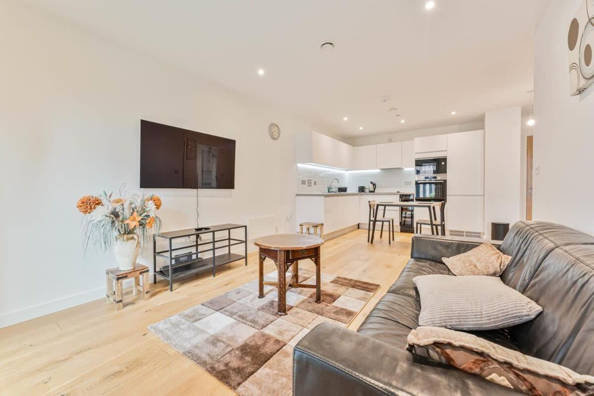 Smart 1 Bedroom In