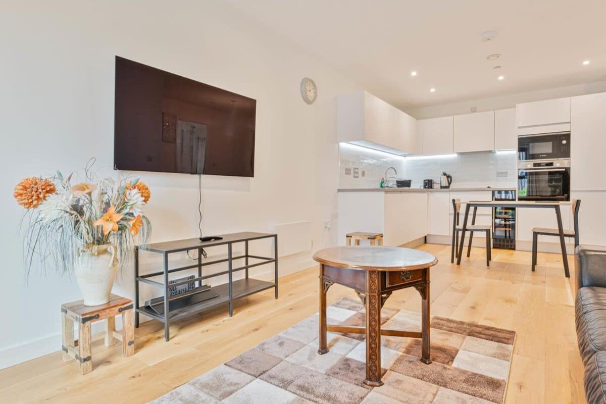 Smart 1 Bedroom In
