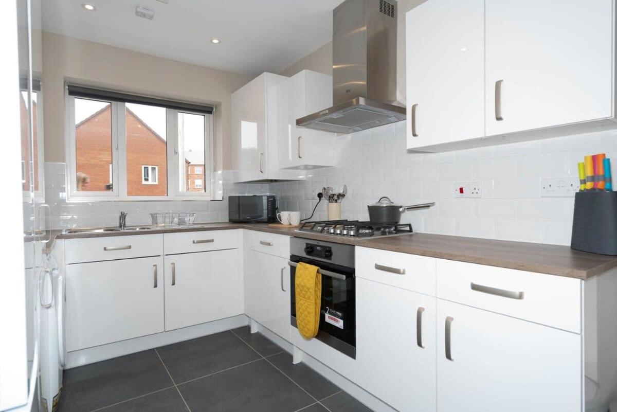 Fantastic 3br House In With Garden Holiday home Birmingham