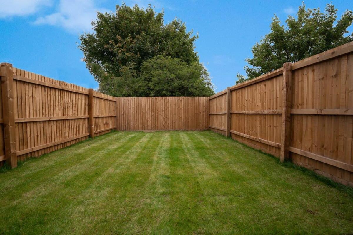 Fantastic 3br House In With Garden Birmingham