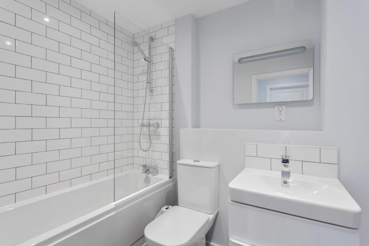 Modern 1 Bedroom In Brimingham Apartment