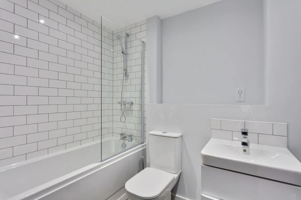 Stylish 1 Bed Flat In Central Apartment