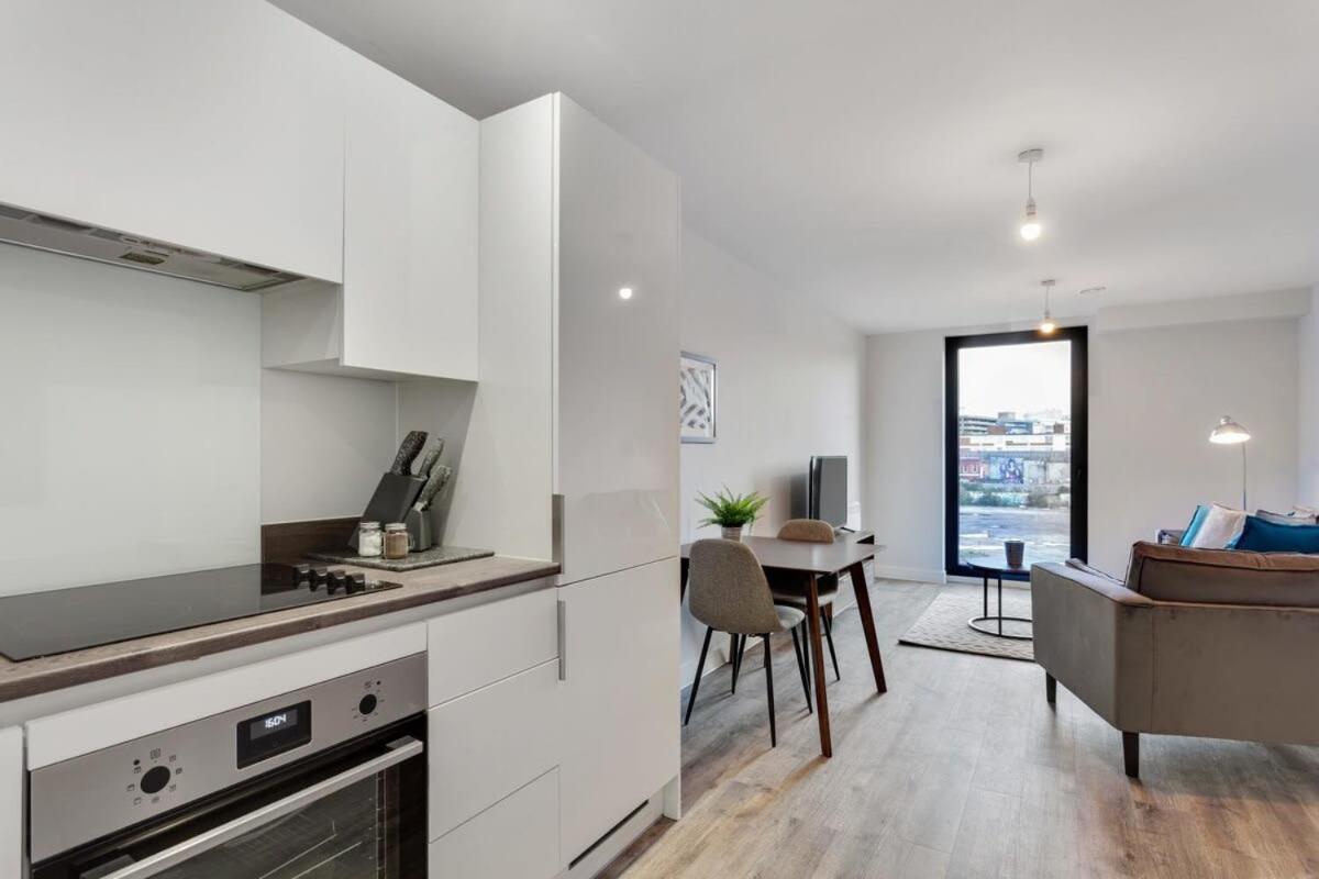 Stylish 1 Bed Flat In Central