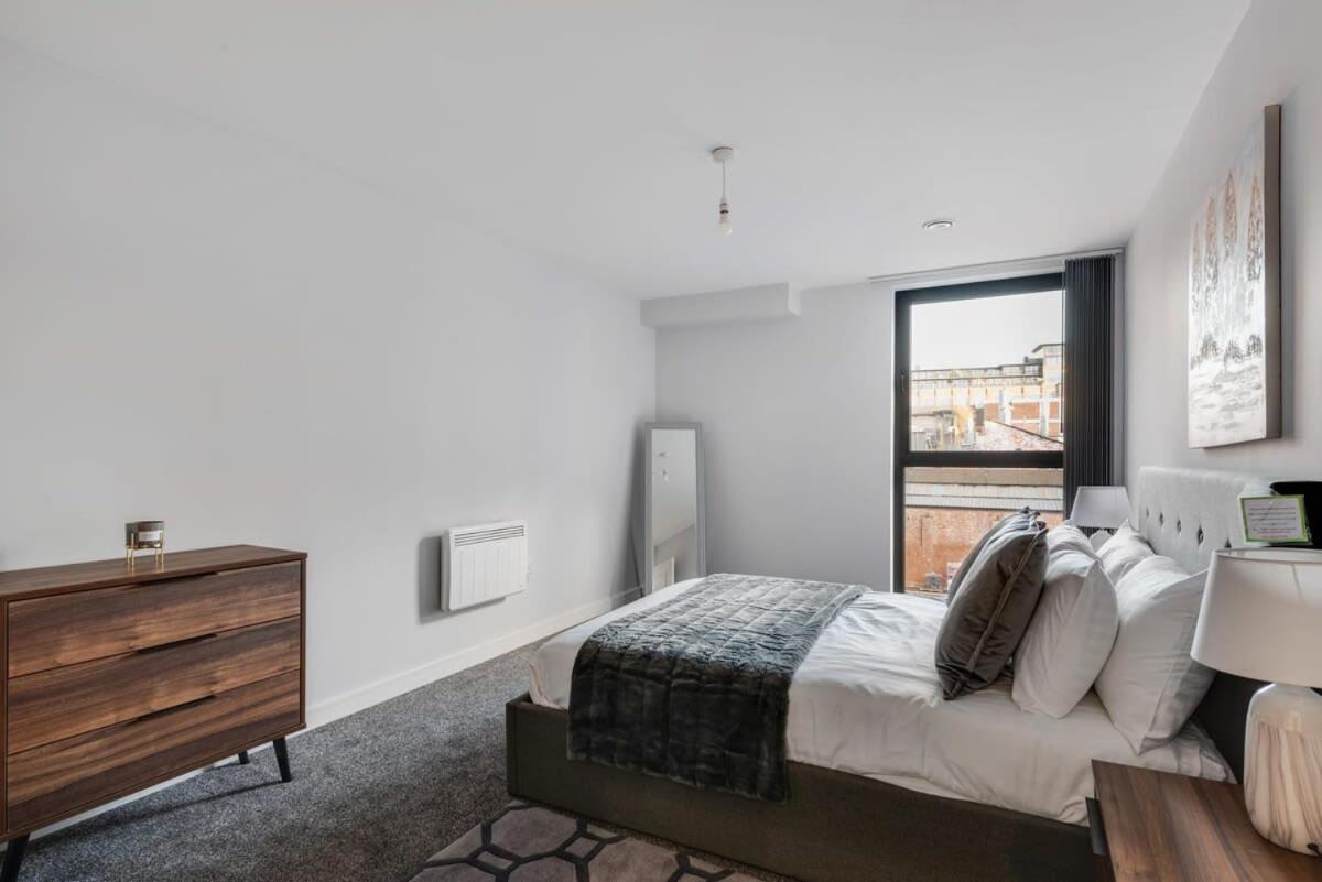 Fantastic 1 Bedroom Flat In Apartment