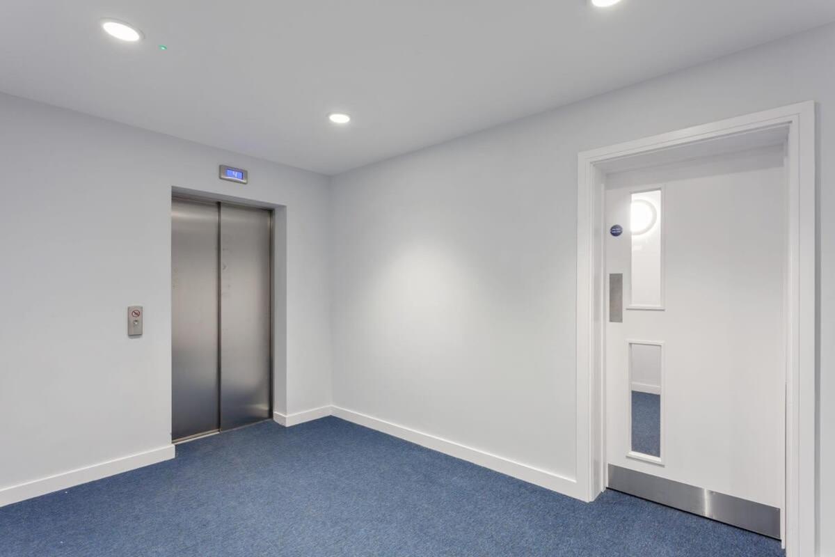 Apartment Modern Fabulous Flat In The Heart Of