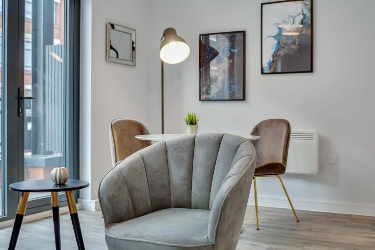 Modern Fabulous Flat In The Heart Of Birmingham