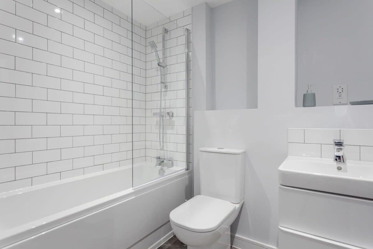 Apartment Stylish Contemporary 1br In *