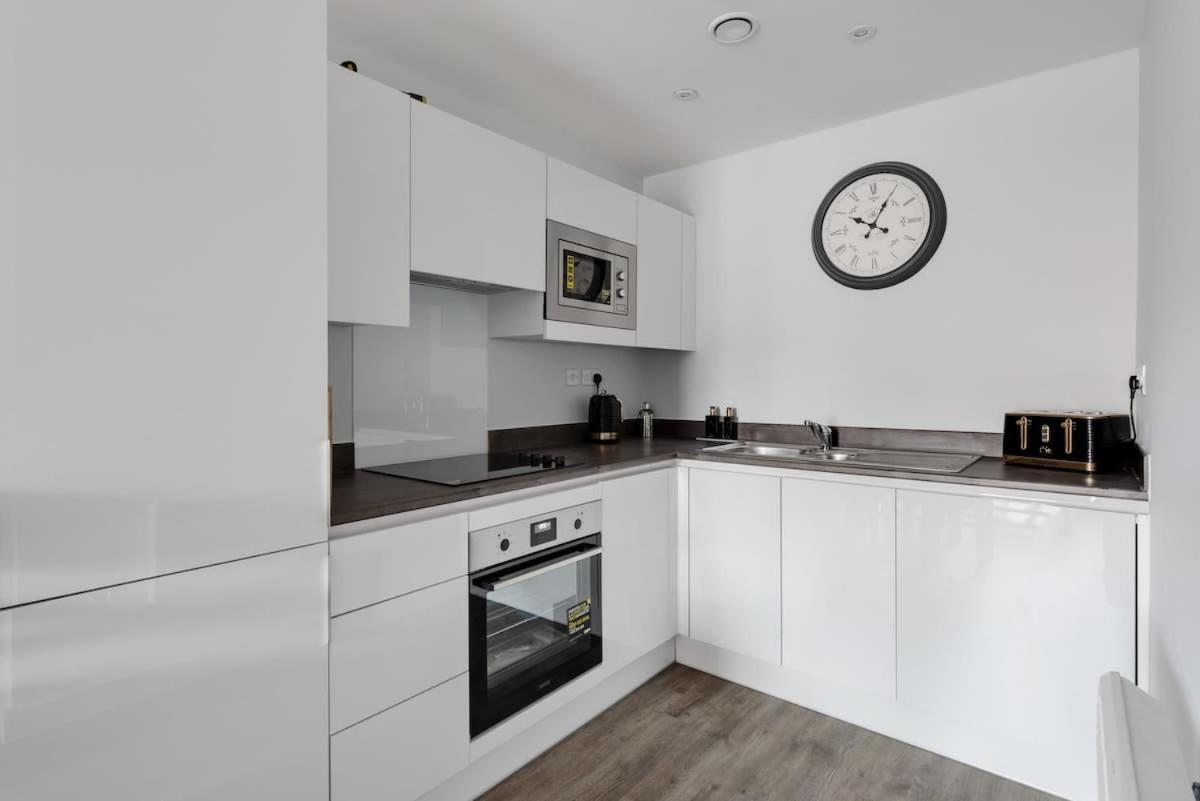 Apartment Beautiful And Stylish 1 Bedroom In *
