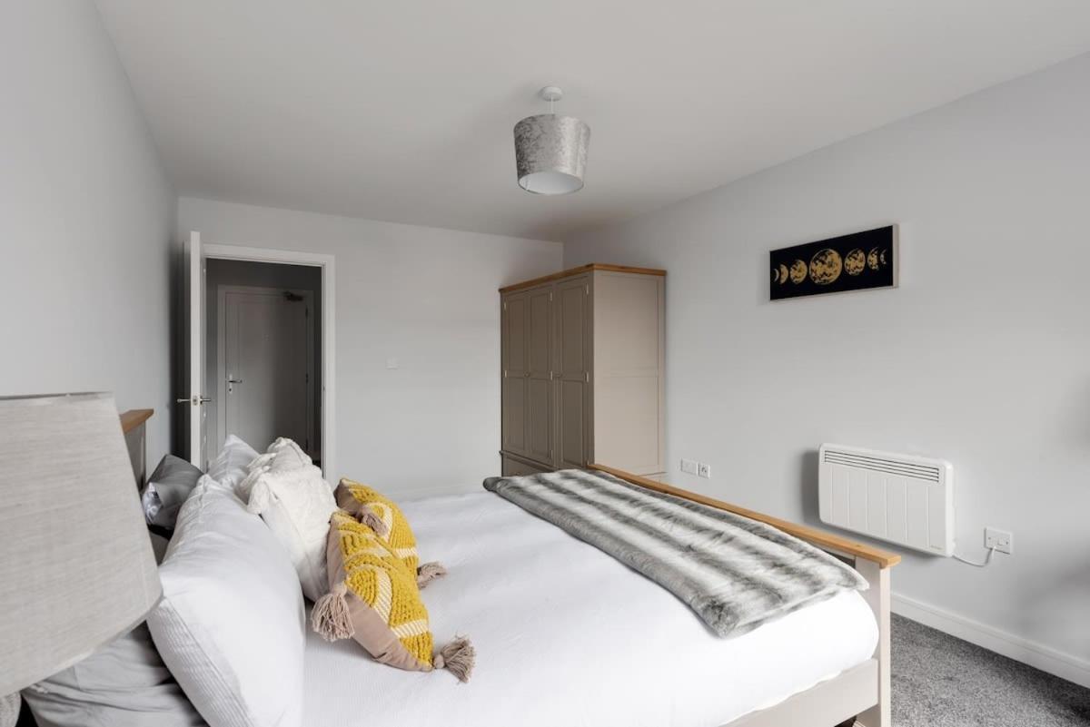 Beautiful And Stylish 1 Bedroom In *