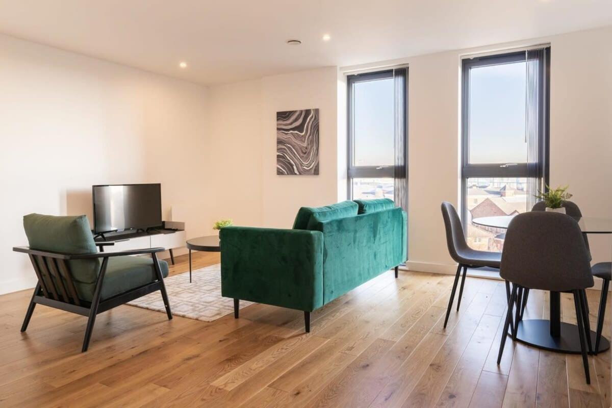 Chic 2 Bed 2 Bath In A Modern Development