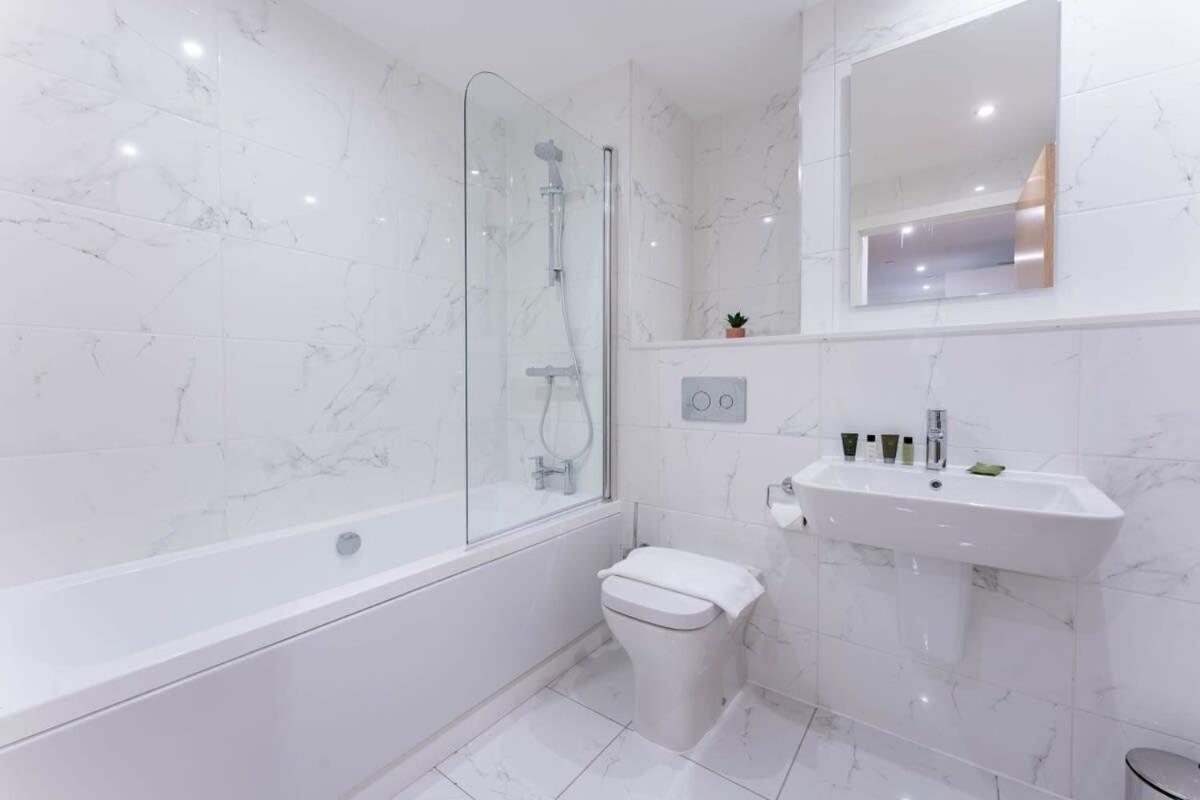 Lovely 1 Bedroom In Location *