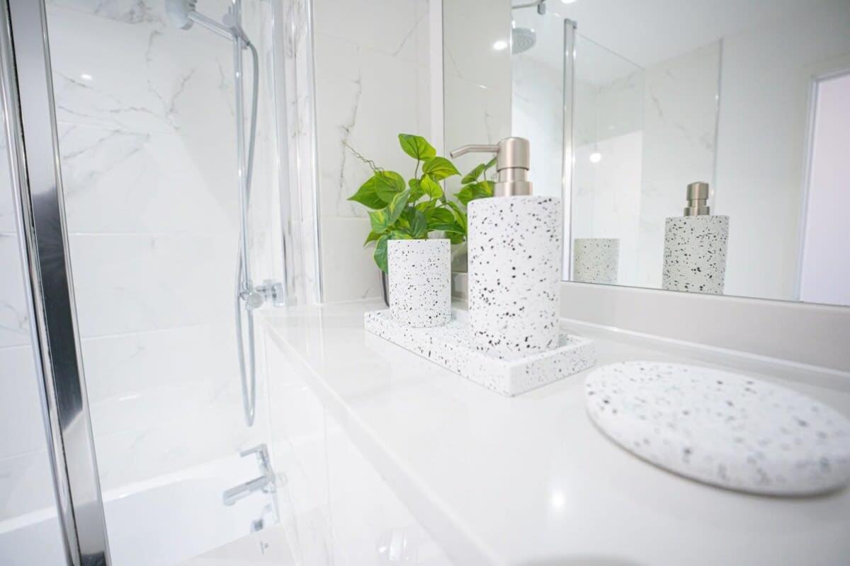Stunning Modern 2 Bed In Apartment Birmingham
