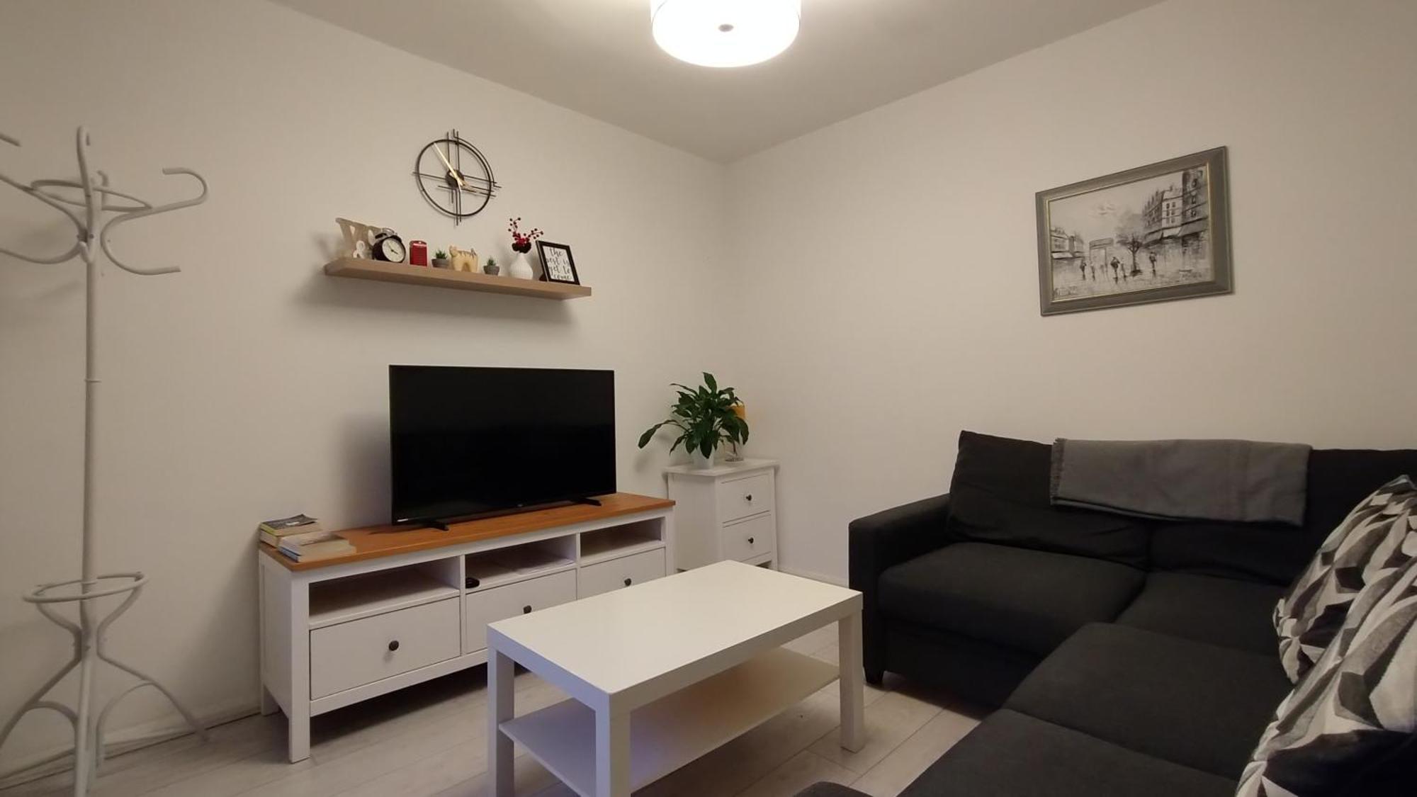 Entire 4-bed House & Parking, Steps From Icc & Utilita Arena & Broad Street Holiday home