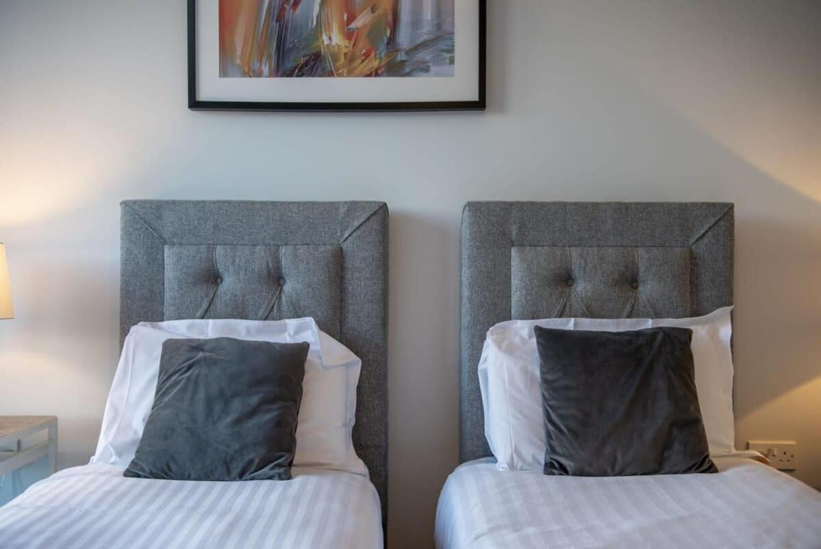 Stylish And Comfortable 1 Bedroom In Apartment *