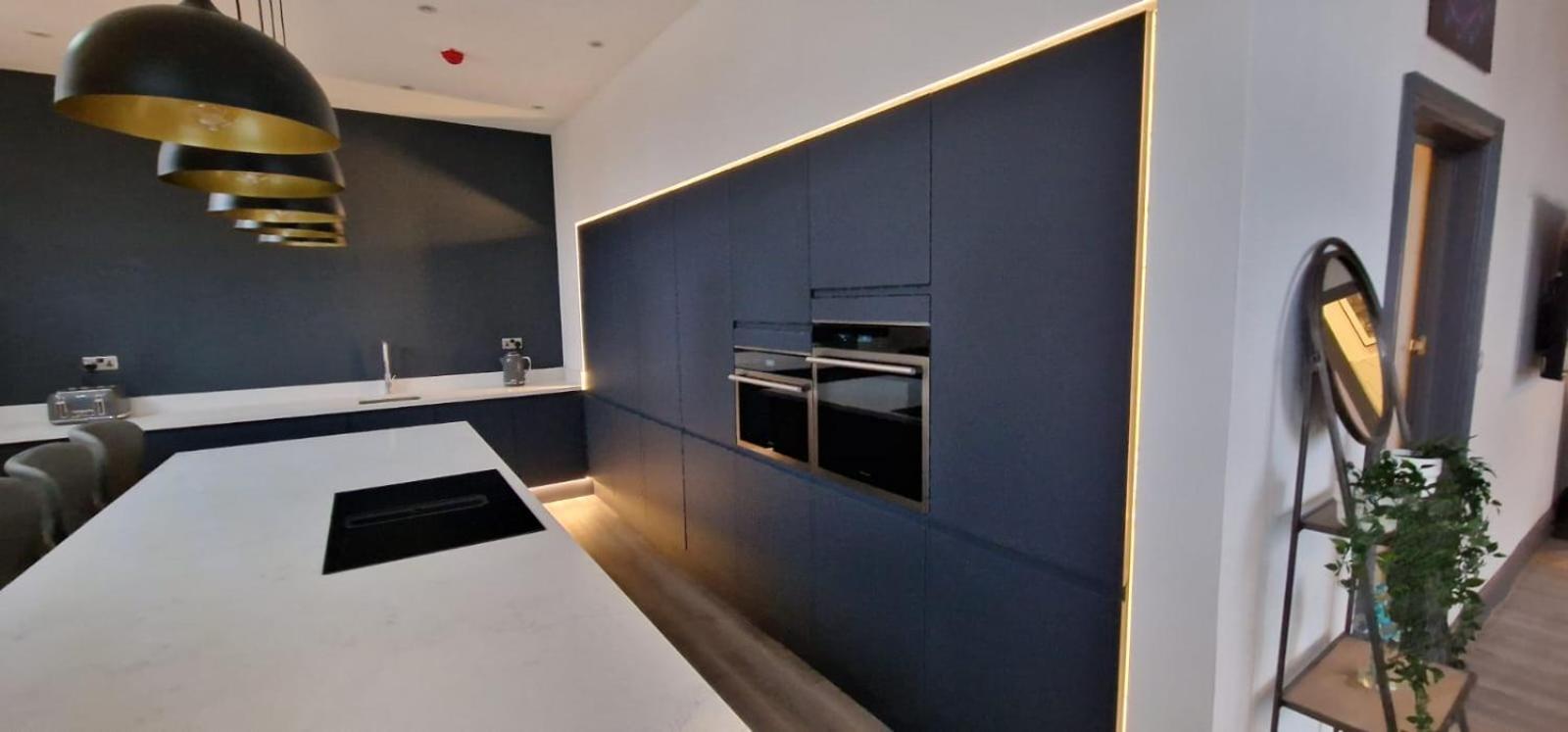 Modern 7-br Retreat Ensuite Holiday home Birmingham