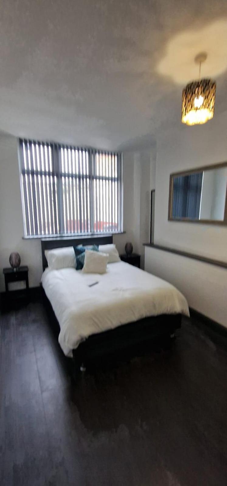 Modern 7-br Retreat Ensuite