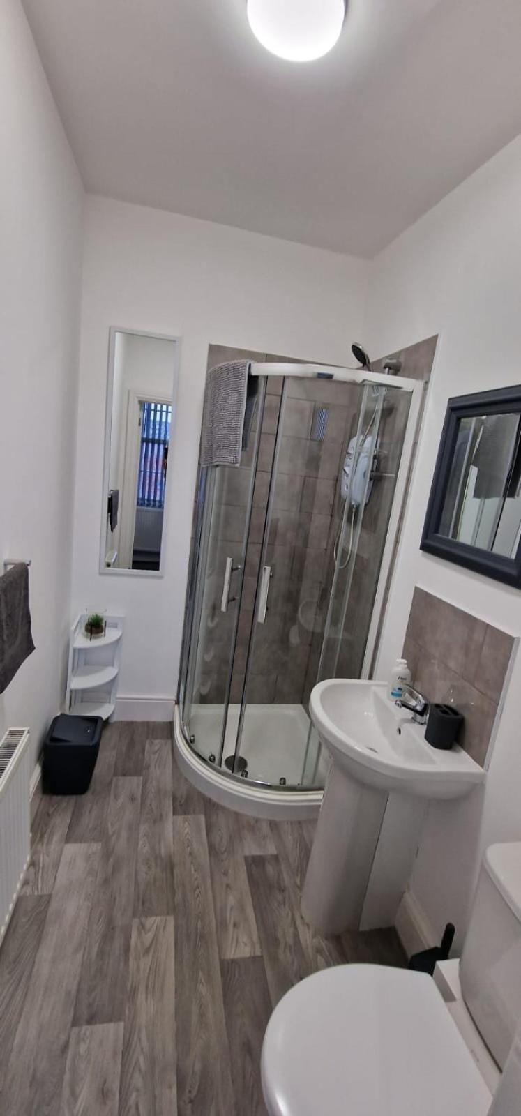 Modern 7-br Retreat Ensuite Holiday home *