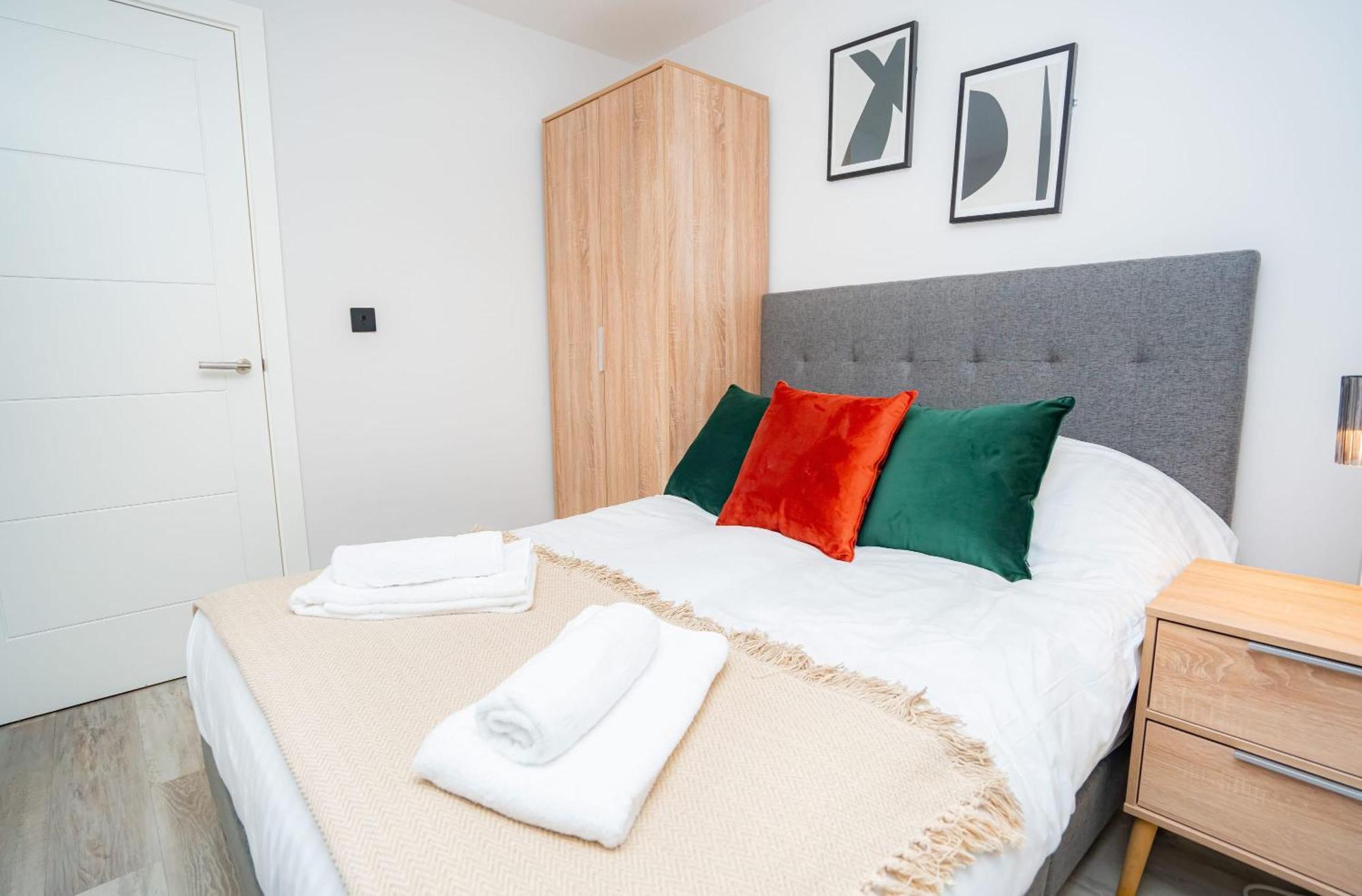 Smart 2 Bedroom *