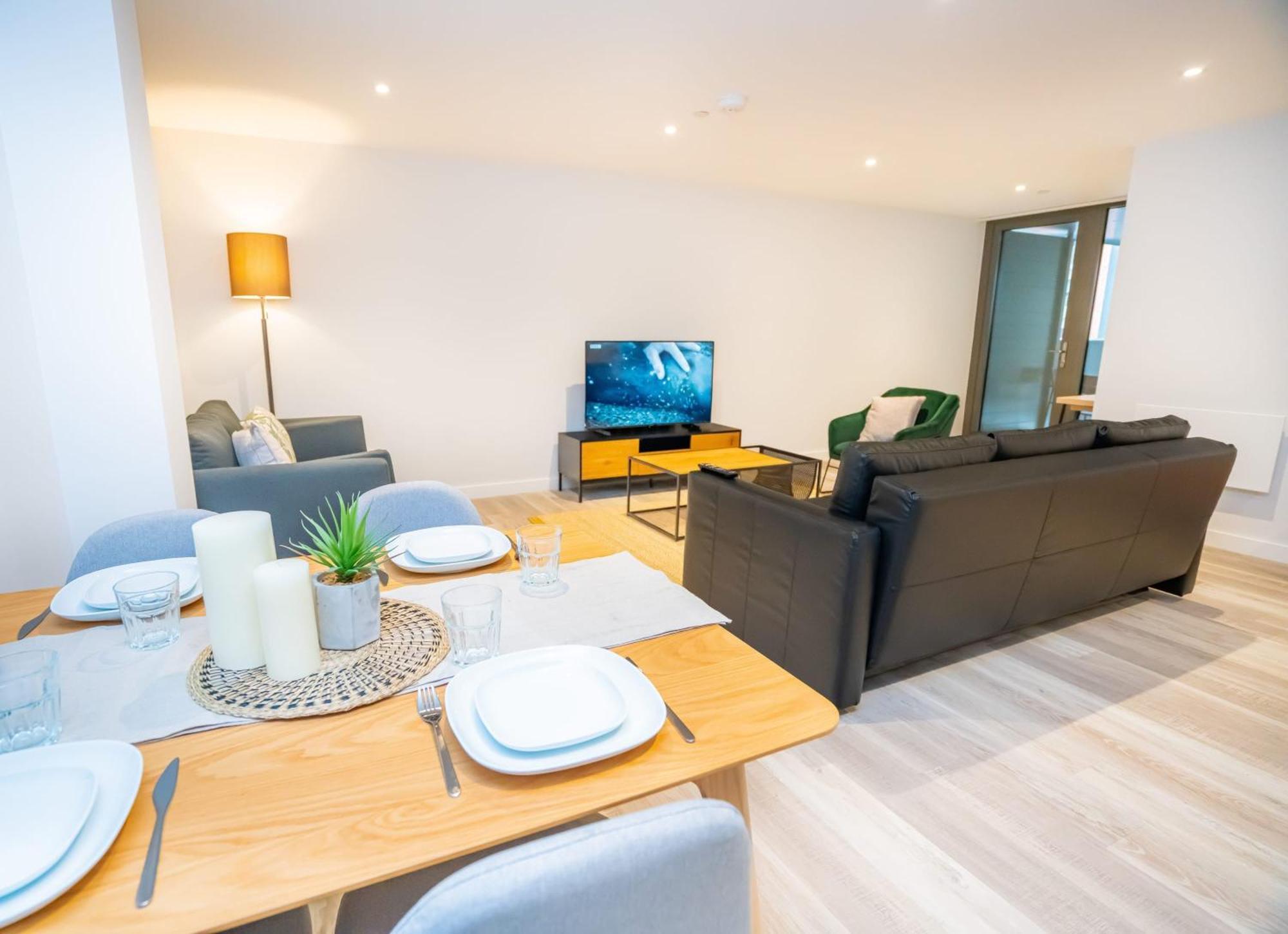 Smart 2 Bedroom * Birmingham
