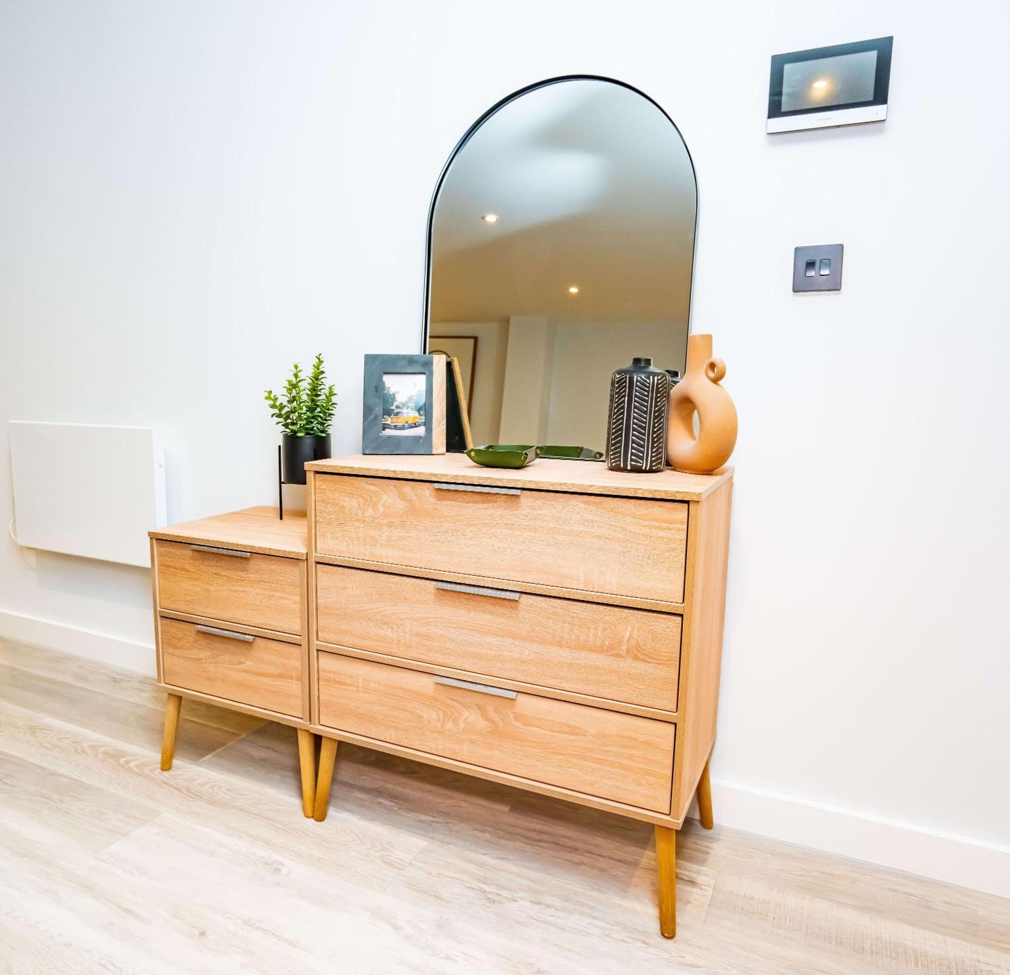 Smart 2 Bedroom *