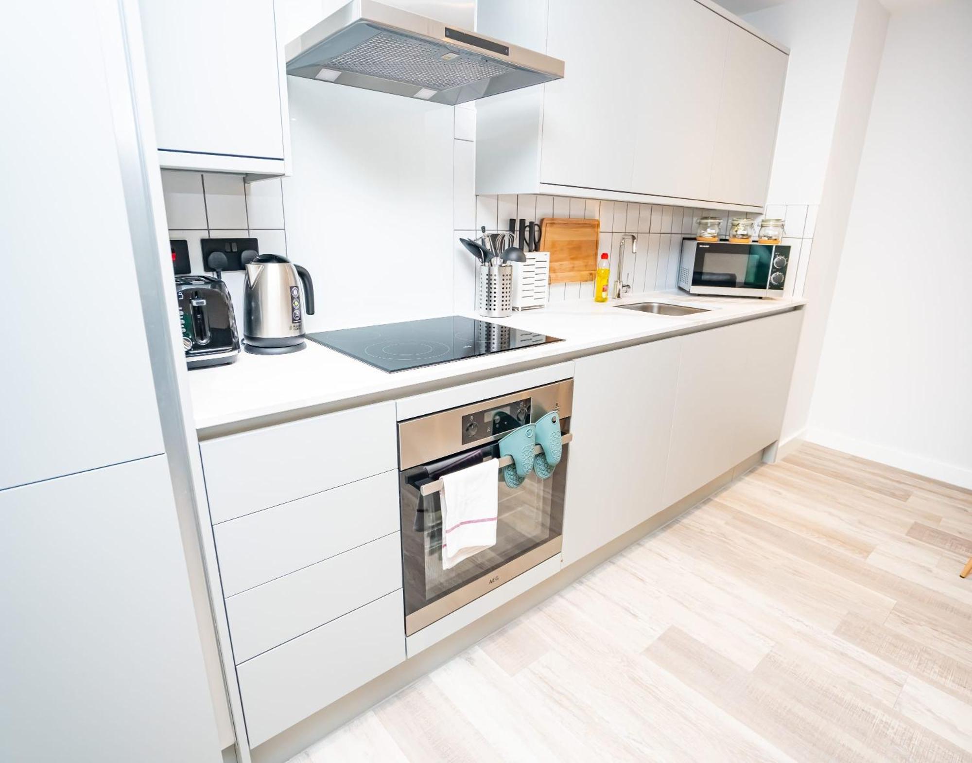 Smart 2 Bedroom Apartment *