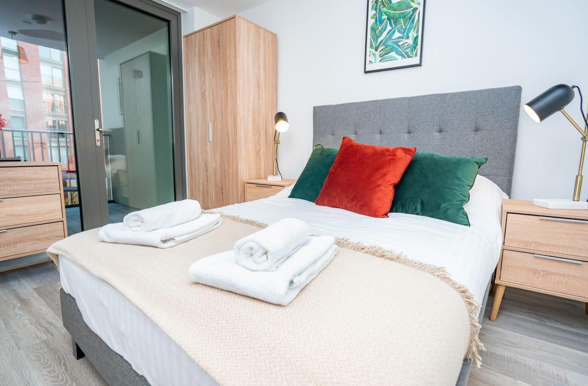Smart 2 Bedroom Apartment Birmingham