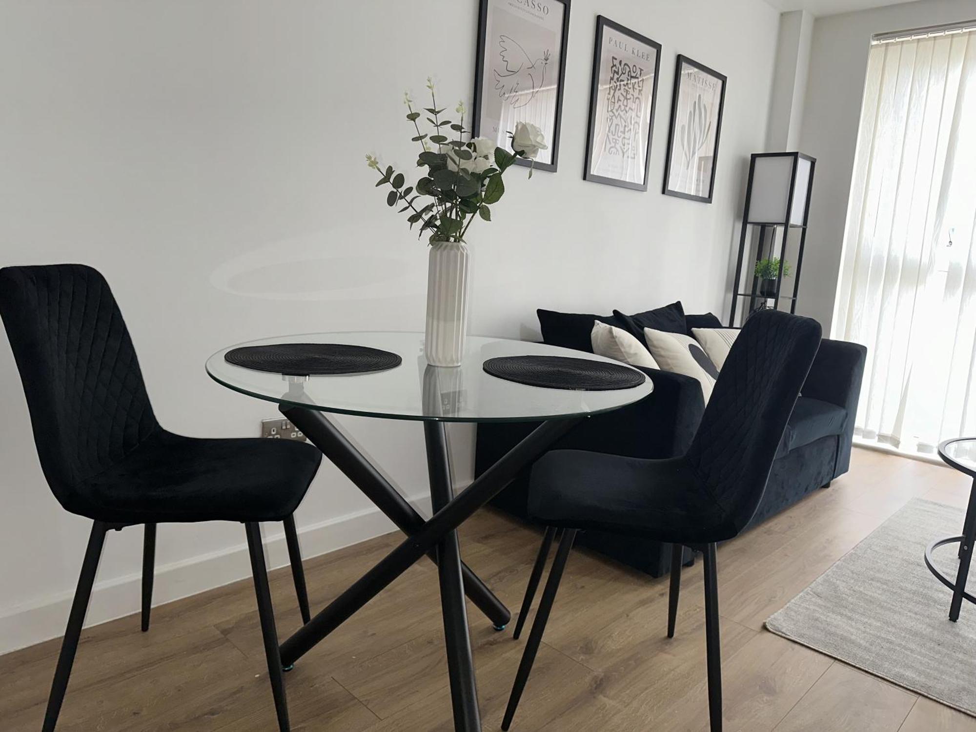 Apartment Luxury - Smart Tv - Fast Wifi - Near Utilitia Arena & Icc *