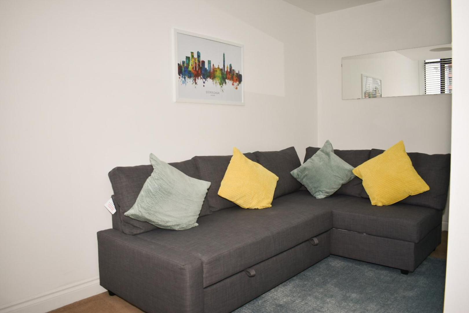Apartment Vibrant Serviced In Central